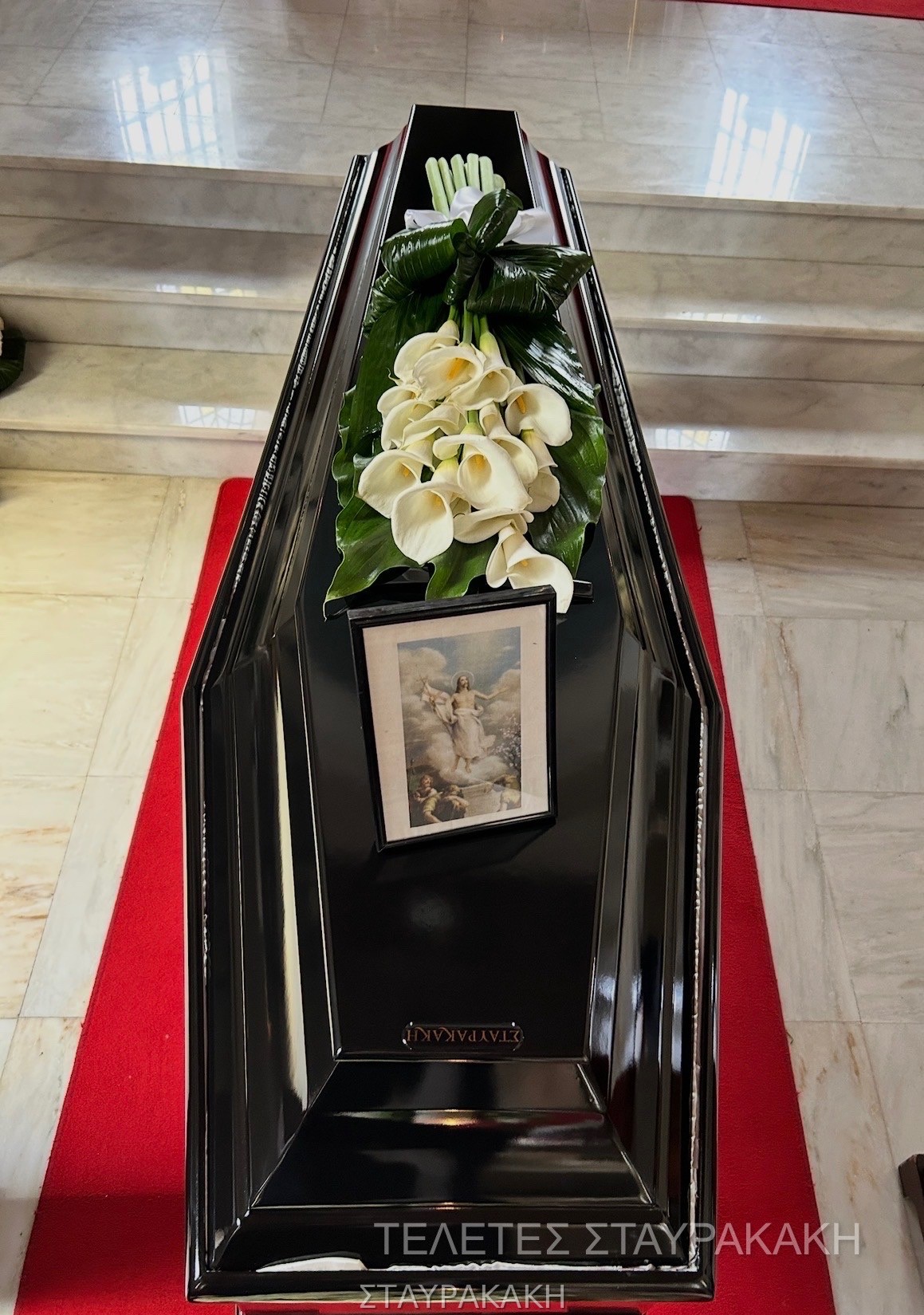 Φέρετρο επιλογής 7 από το Γραφείο Τελετών Σταυρακάκη