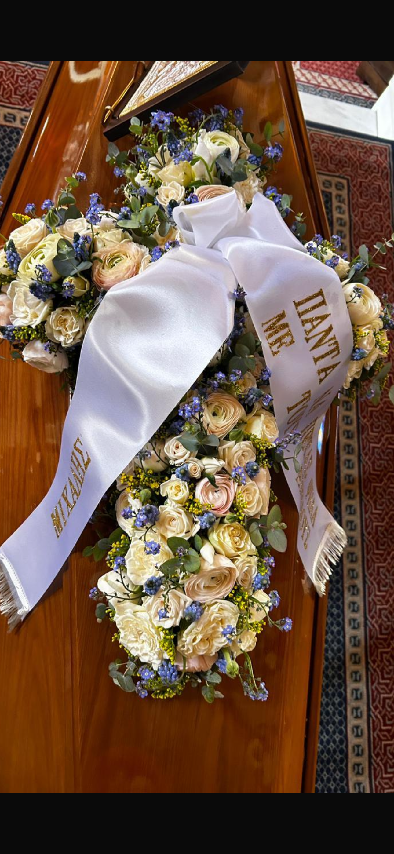 Στεφάνι συλλυπητηρίων 9 από το Γραφείο Τελετών Σταυρακάκη